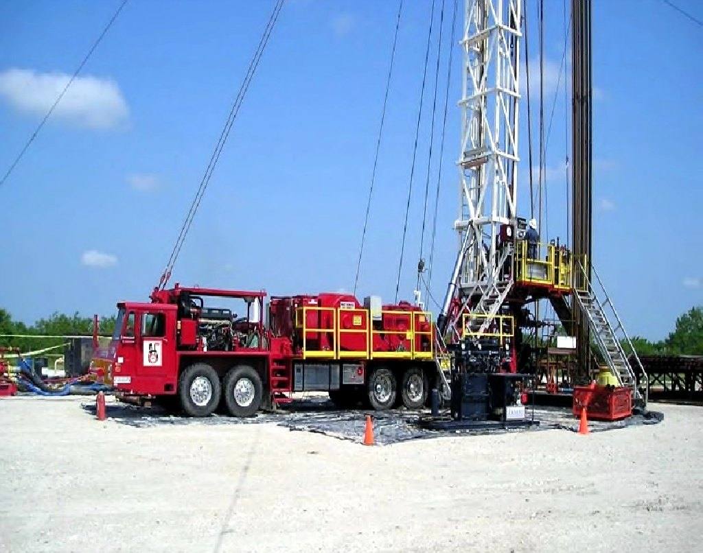 NOV 5C Millennium workover rig, 525 HP, trailer-mounted, for sale or lease